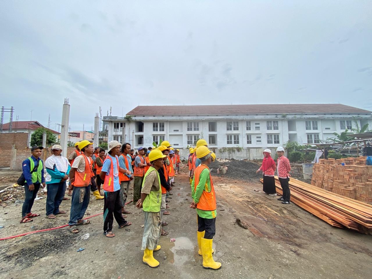 PEMERIKSAAN KESEHATAN GRATIS (PKG) PEKERJA INFORMAL 